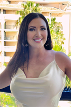 Femme parfaite olha de cannes avec Noirs cheveux, âge 44 photo-2