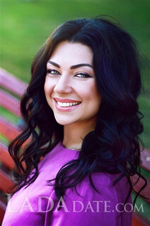 Ukrainian girl maria from chuguev with Dark Brown hair age 35