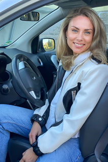 Femme parfaite nataly de split avec Brunette cheveux, âge 41