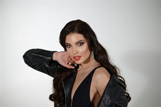 Date ukrainienne diana de kharkov avec Noirs cheveux, âge 24 photo-55