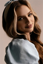 Meet Ukrainian girl bogdana from cherkasy with Dark Brown hair age 22 photo-20