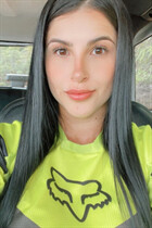 Columbian girls sara from medellin with Black hair age 27