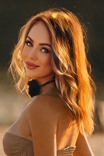 Gorgeous Ukrainian woman oksana from kiev with Light Brown hair age 38