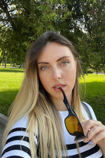 Date Ukrainian women tatyana from kharkov with Blonde hair age 43