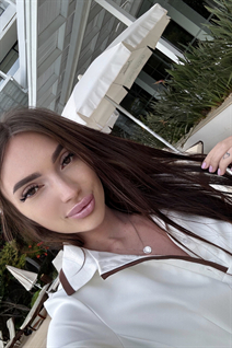 Ukrainian mail order bride anna from kiev with Dark Brown hair age 26