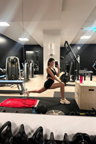 Chica de lugano alina con pelo Marrón oscuro y edad 27 photo-13