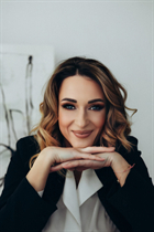 Dating a ukrainian woman olena from kiev with Blonde hair age 40 photo-5