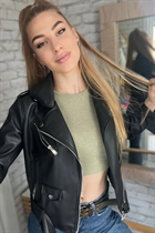 Novia de chicago irina con pelo Marrón claro y edad 31 photo-31
