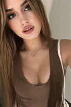 Girl from warsaw anastasiia with Light Brown hair age 18 photo-4