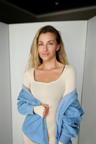 Ukrainian wife ella from netishyn with Blonde hair age 32 photo-4