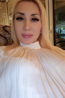 Ukrainian single woman irina from odessa with Blonde hair age 46