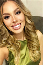 pristina mariée andrijana avec Chatain clairs cheveux, âge 31 photo-1