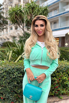 Mariée de cannes olga avec Blond cheveux, âge 49 photo-4