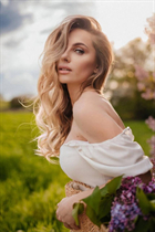 Ukrainian lady alina from poltava with Blonde hair age 30 photo-18