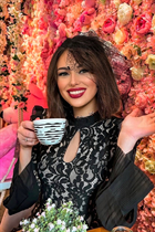 Dating a german girl elena from munich with Black hair 37 years old photo-12