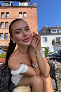 Gorgeous Ukrainian bride nastya from kherson with Dark Brown hair age 29