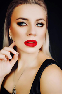 Romance tours to ukraine with yelizaveta from zaporozhye with Blonde hair age 25