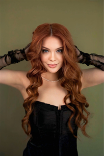 Mujer ucraniana kate de rivne con pelo Rojo y edad 24