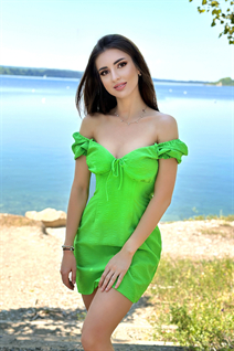 Ukrainian woman for marriage anjelika from nikolaev with Dark Brown hair age 30