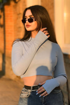 Pretty girl valeria from madrid with Dark Brown hair age 19 photo-17