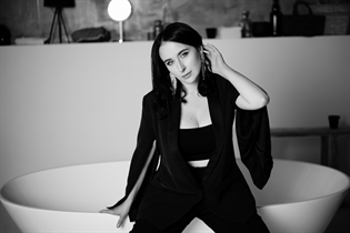 Épouse d'Ukraine olena de kiev avec Noirs cheveux, âge 40 photo-8