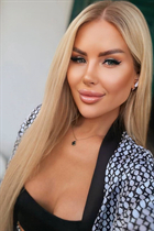 warsaw bride victoria with Blonde hair age 34 photo-2