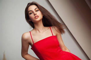 Dating a ukrainian girl natali from kiev with Dark Brown hair age 28 photo-12