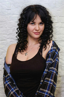 Ukrainian mail order bride inna from dnepr with Black hair age 28
