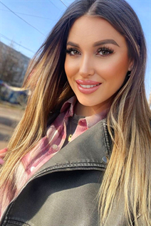 Ukrainian wife from zhytomyr alina with Blonde hair age 33