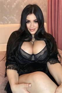 Stunning Ukrainian bride valeria from pryluky with Black hair age 28