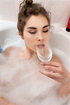 Mariée de limoges luiza avec Chatain clairs cheveux, âge 23 photo-11