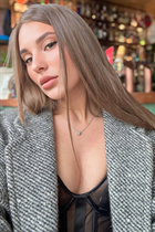 Mariée de miami valeria avec Chatain clairs cheveux, âge 28 photo-3