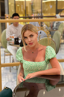 Hermosa mujer de Ucrania julia de cherkassy con pelo Marrón claro y edad 37