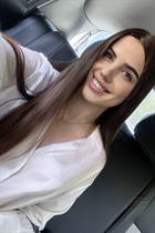 Beautiful woman of ukrainian anna from kiev with Dark Brown hair age 22 photo-1