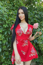 A pretty woman russian svetlana from bali with Dark Brown hair age 30 photo-5