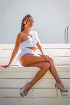 Rencontre femme ukrainienne opara de kiev avec Noirs cheveux, age 27 photo-2