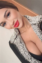 Czech woman caroline from prague with Dark Brown hair 25 years old photo-1