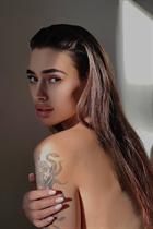 london mariée aleksandra avec Brunette cheveux, âge 26 photo-3