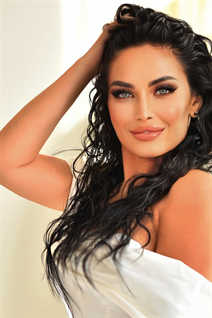 Ukrainian single woman anna from kiev with Dark Brown hair age 41 photo-16