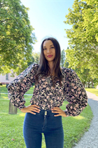 Pretty girl valeria from miami with Dark Brown hair age 39 photo-10