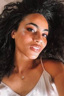 Dating ukrainian woman opara from kiev with Black hair age 27