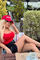 Femme roumaine maria de bucharest avec Blond cheveux 38 ans photo-36