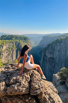 Ukrainian girl julia from kharkiv with Dark Brown hair age 26 photo-7