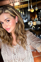 jacksonville bride yana with Dark Brown hair age 33 photo-12