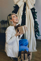 Single Ukrainian bride anna from chernigov with Blonde hair age 37 photo-1