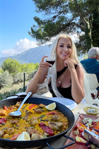 Jolie fille julia de barcelona avec Blond cheveux, âge 44 photo-1