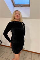 Dating a ukrainian girl viktoriia from kiev with Blonde hair age 48 photo-3