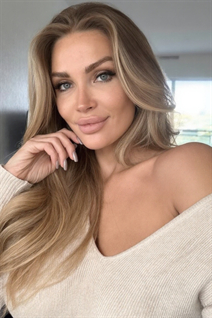 Perfect woman kseniia from london with Blonde hair age 39