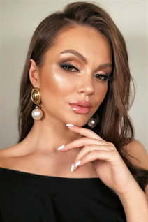 Superbe fille ukrainienne viktoriya de lviv avec Brunette cheveux, âge 27