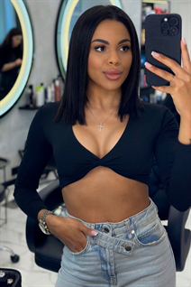 Jolie fille ukrainienne vervinia de kharkiv avec Noirs cheveux, âge 28
